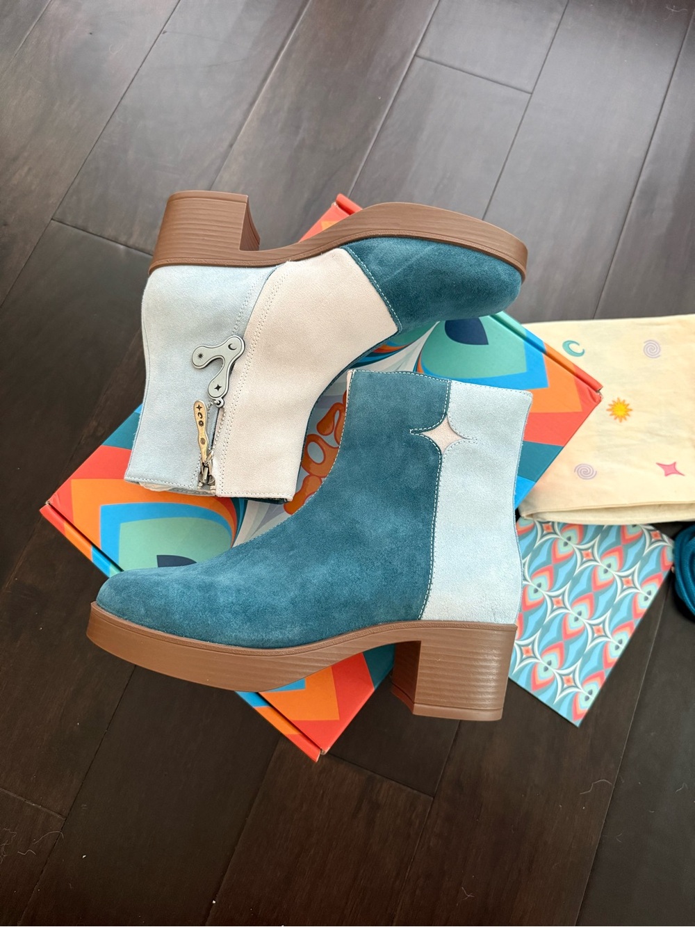 LAZO suede LUNA ankle boots in blue/baby blue/egg shell